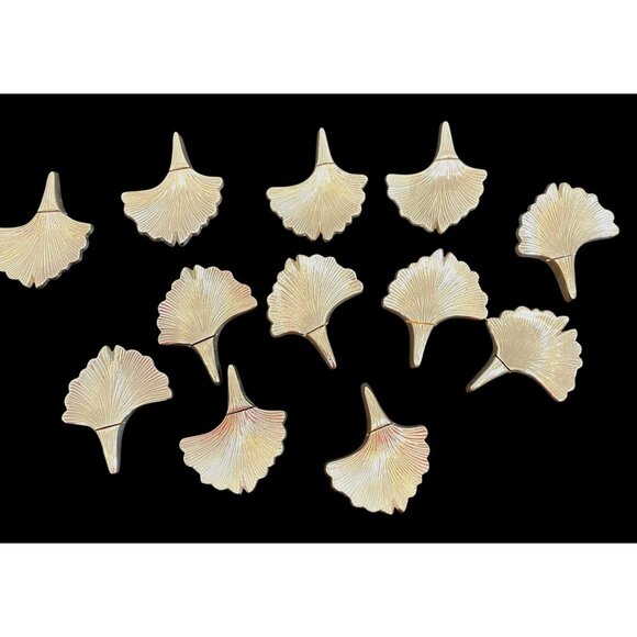 Set of 12 Beautiful Silver Metal Flower Petal Table Name or Sign Stands - Picture 1 of 9